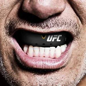 Боксерская капа Opro Gold Level UFC Black/Gold