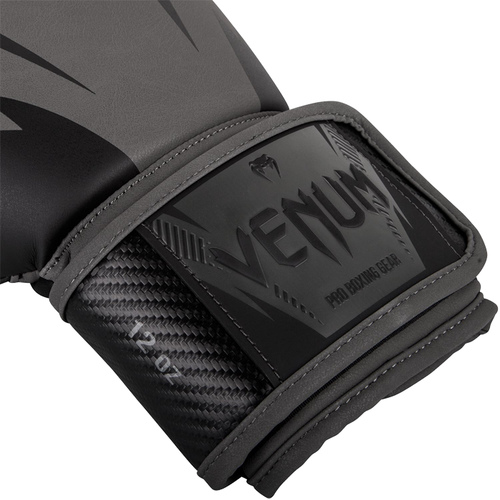 Боксерские перчатки Venum Impact (14 oz)