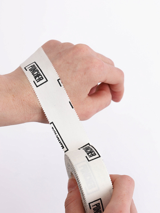 Тейп боксерский Logo Puncher 2,5 см. 10 м.