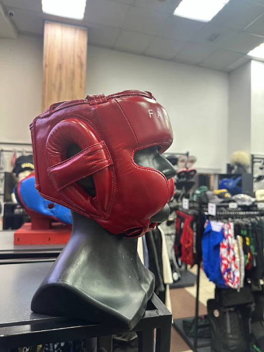 HG18 PRO Шлем тренировочный верх-шнуровка. Кожа. Цвет: Красный