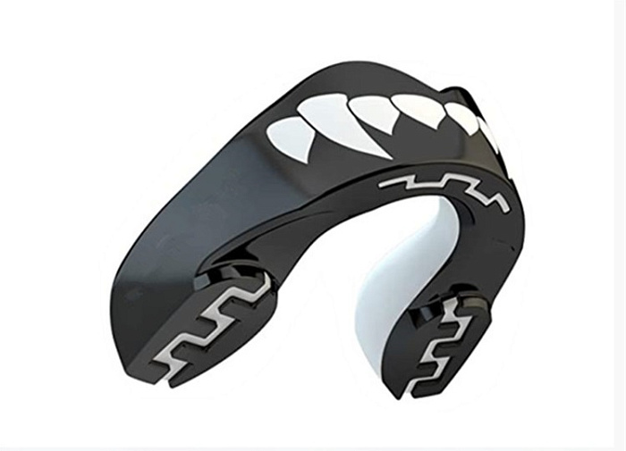 Капа Puncher с клыками черно белая