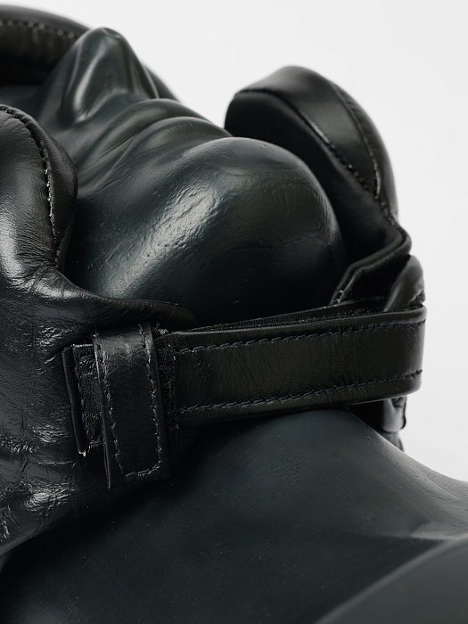 HG18 PRO Шлем тренировочный верх-шнуровка. Кожа. Цвет: Черный