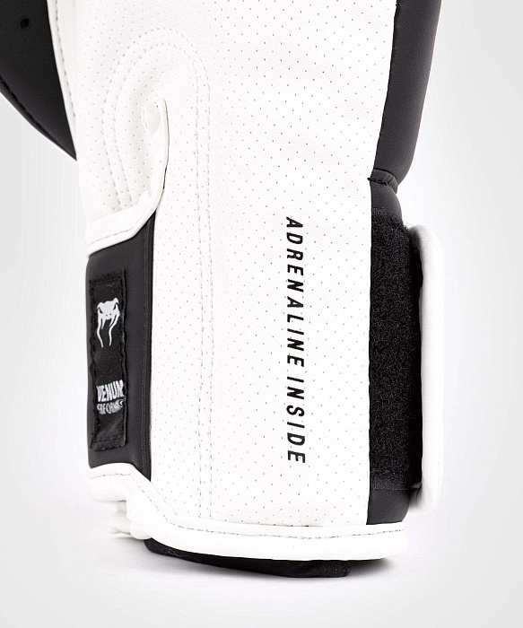 Боксерские перчатки Venum Adrenaline Red