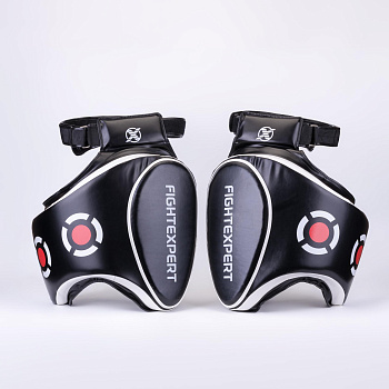 Тренерская защита бедер FIGHTEXPERT TARGET (искусственная кожа, черный/белый, 39*44*11 см)