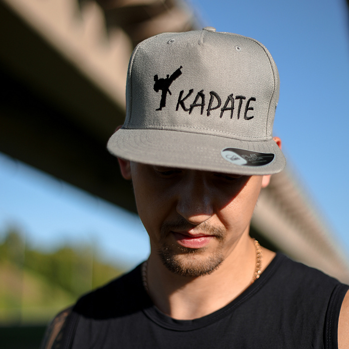 Бейсболка КАРАТЕ серая